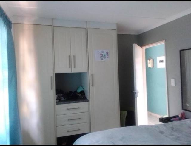 2 BEDROOM HOUSE FOR SALE IN NGWELEZANA